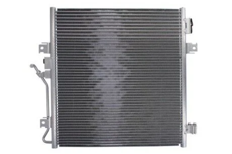 Радіатор кондиціонера THERMOTEC KTT110599 (фото 1)