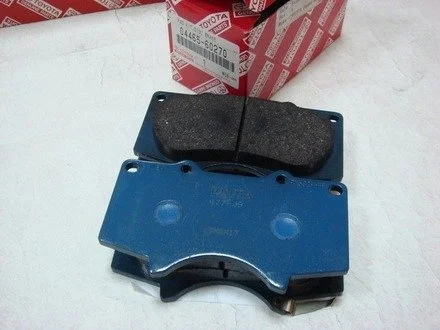 Колодки дискового тормоза TOYOTA 0446560270