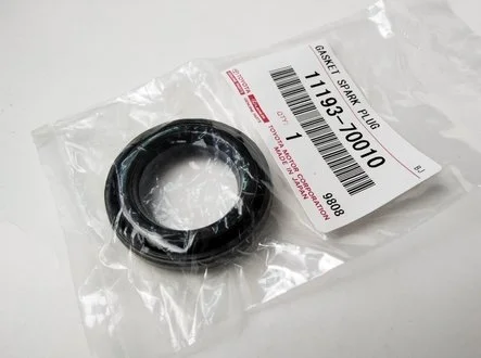 Прокладка свечного колодца TOYOTA 1119370010