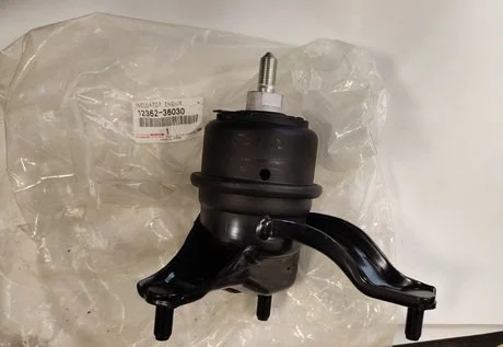 Подушка двиг прав TOYOTA 1236236030