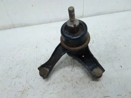 Опора двигателя TOYOTA 1236236052