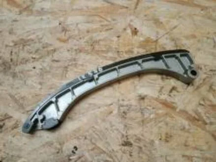 Заспокоювач ланцюга ГРМ TOYOTA 1355938010 (фото 1)