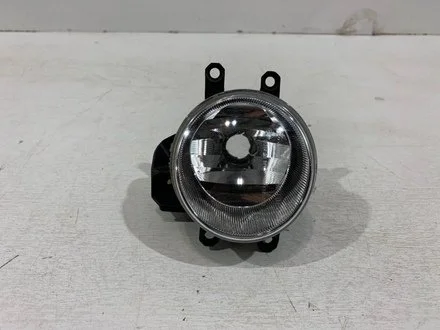 Фара противотуманная в сборе TOYOTA 8121047010