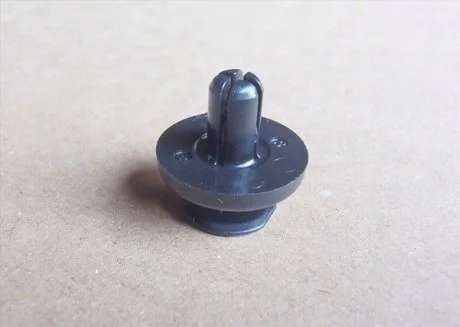 Клипса крепежная TOYOTA 9046707215