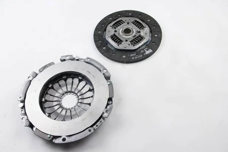 Комплект сцепления Connect 1.8 16V i 02- Valeo 826327