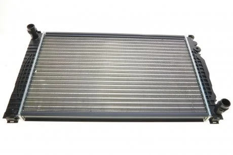 Радиатор A4/A6/PASSAT5+6 24/6/8 MT Van Wezel 03002124
