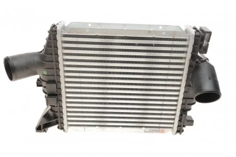 Интеркулер MB VITO 22TD MT/AT 99-03 Van Wezel 30004357